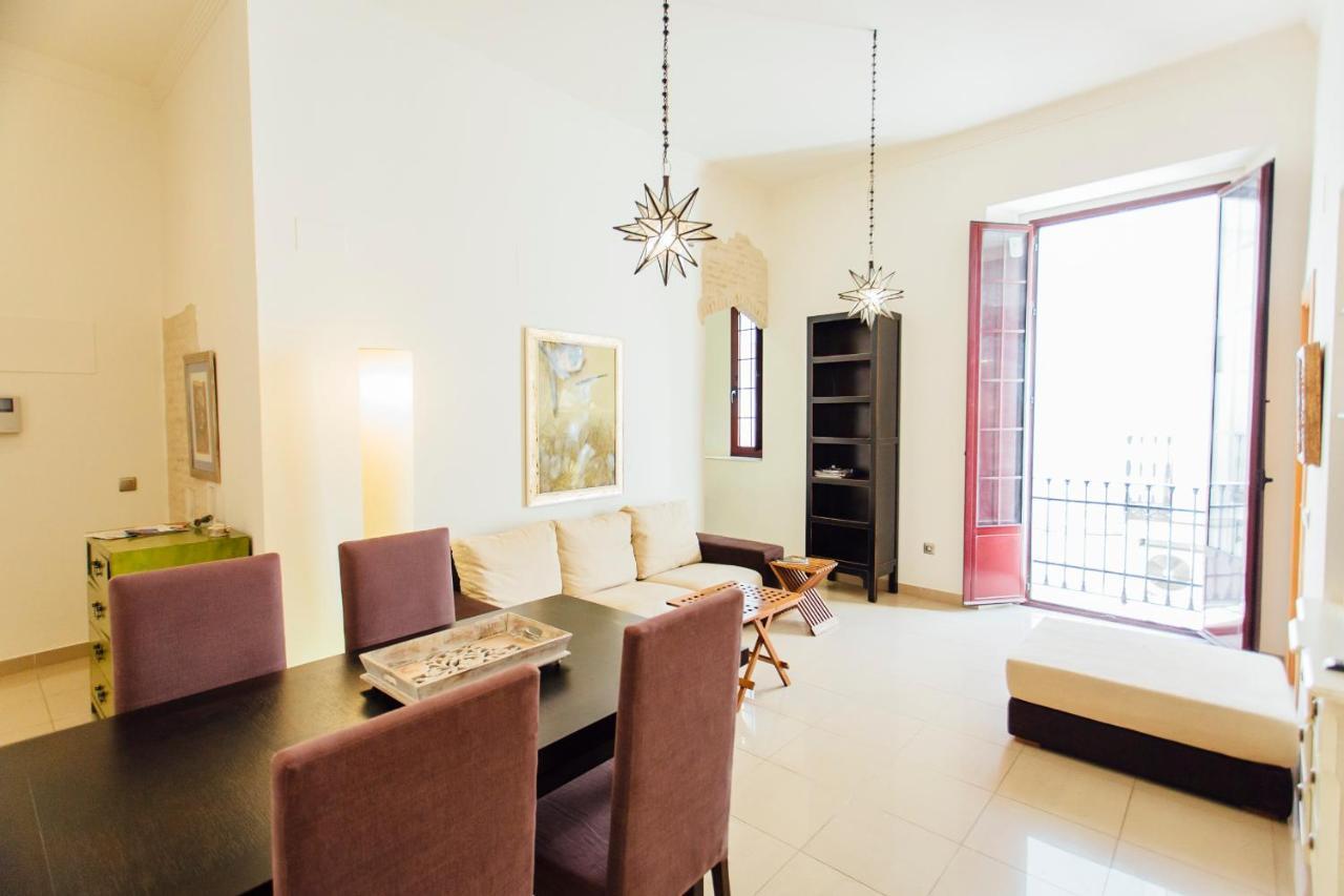 Bright And Central- 2bd 1bth- Malhara Appartement