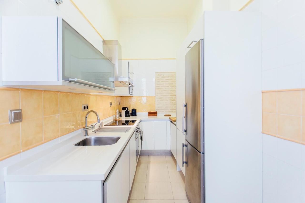 Bright And Central- 2bd 1bth- Malhara Appartement